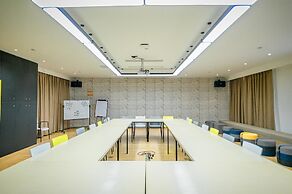 Campanile Xuzhou East Station