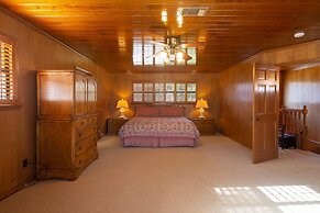 Calcamco-rio Rr9030 4 Bedroom Home by RedAwning