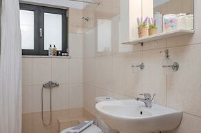 Athina's Flat on the sea