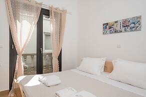 Athina's Flat on the sea