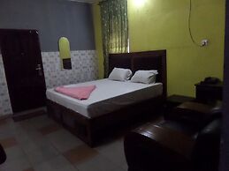 Metro Hotel Ajeigbe