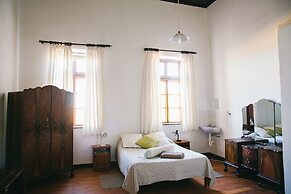 White House Guest Farm