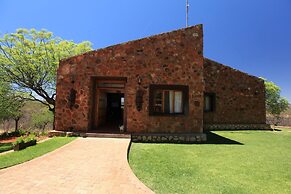 Onduri Lodge - In Okaukuejo