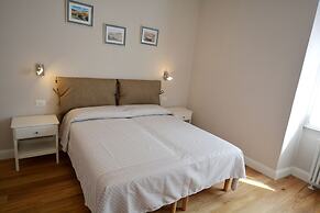 Fortezza white apartment