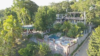 Zapote Tree Inn
