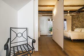 Happy People Ramblas Harbour