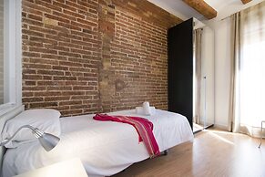 Happy People Ramblas Harbour