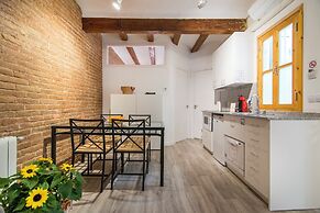 Happy People Ramblas Harbour