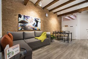 Happy People Ramblas Harbour