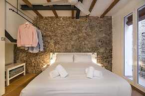 Happy People Ramblas Harbour