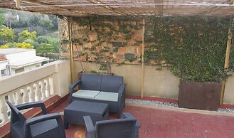 Happy People Ramblas Harbour