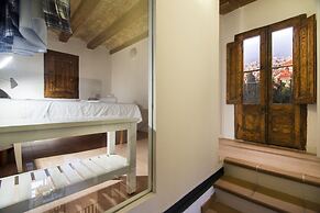 Happy People Ramblas Harbour