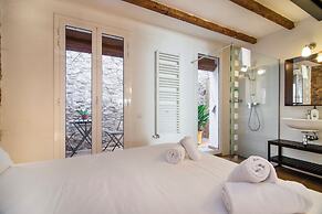 Happy People Ramblas Harbour