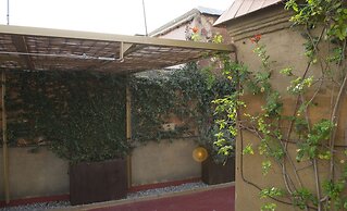 Happy People Ramblas Harbour