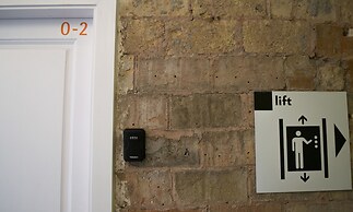 Happy People Ramblas Harbour