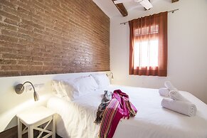 Happy People Ramblas Harbour