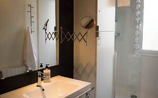 Happy People Ramblas Harbour