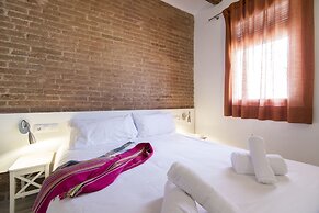 Happy People Ramblas Harbour