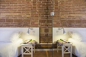 Happy People Ramblas Harbour