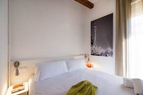 Happy People Ramblas Harbour