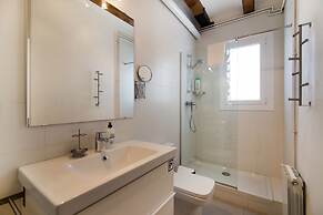 Happy People Ramblas Harbour