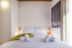 Happy People Ramblas Harbour