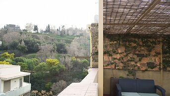 Happy People Ramblas Harbour