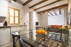 Happy People Ramblas Harbour