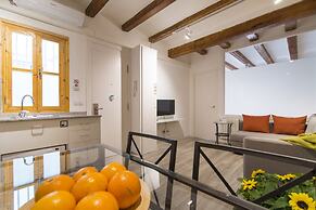 Happy People Ramblas Harbour