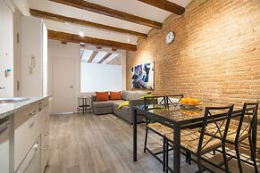 Happy People Ramblas Harbour