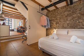 Happy People Ramblas Harbour