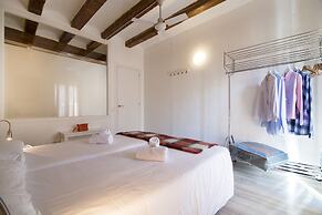 Happy People Ramblas Harbour