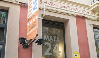 Happy People Ramblas Harbour