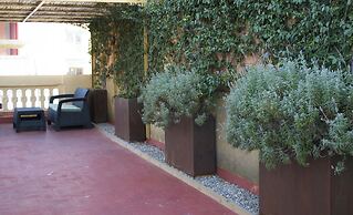 Happy People Ramblas Harbour