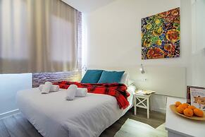 Happy People Sagrada Familia