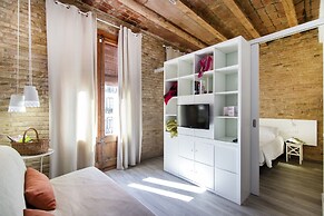 Happy People Sagrada Familia