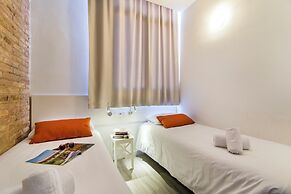 Happy People Sagrada Familia