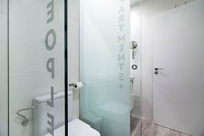 Happy People Sagrada Familia