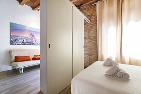 Happy People Sagrada Familia