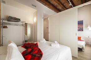 Happy People Sagrada Familia