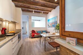 Happy People Sagrada Familia