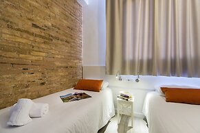 Happy People Sagrada Familia