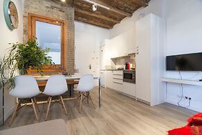 Happy People Sagrada Familia