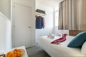 Happy People Sagrada Familia