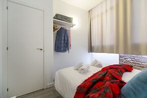 Happy People Sagrada Familia