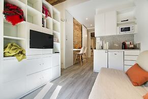 Happy People Sagrada Familia