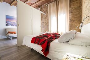 Happy People Sagrada Familia