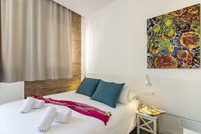 Happy People Sagrada Familia