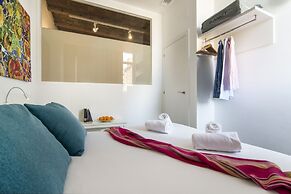 Happy People Sagrada Familia