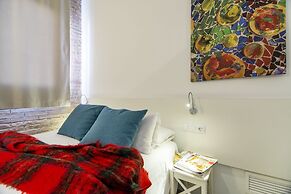 Happy People Sagrada Familia